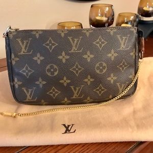 🎀Authentic Louis Vuitton Pochette